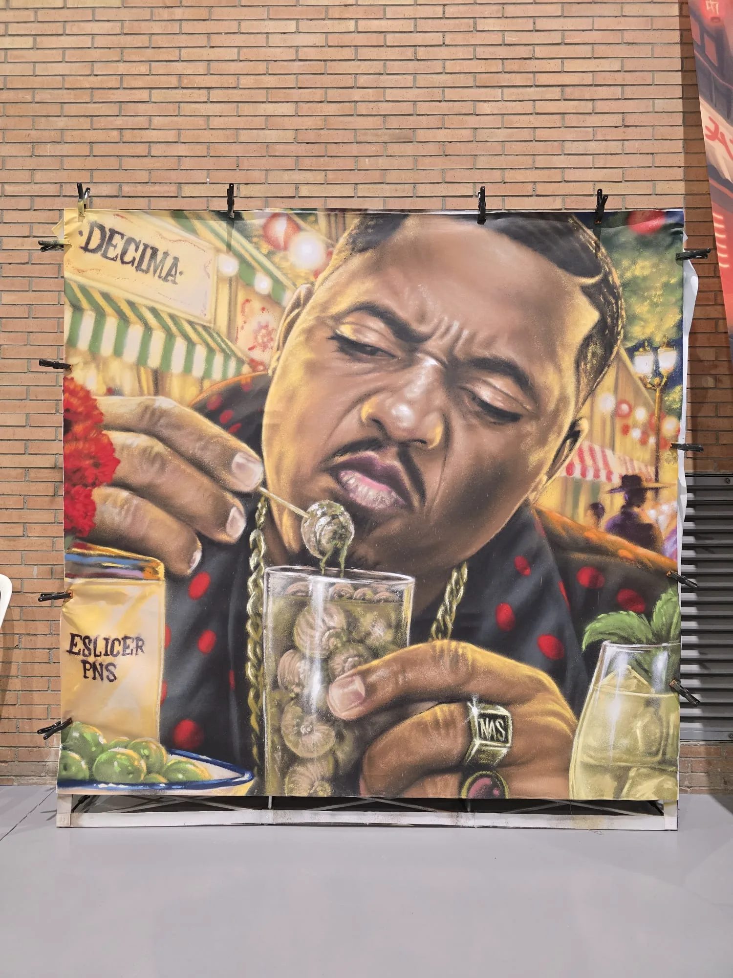 Graffiti artístico original pintado a mano – 240 × 210 cm.